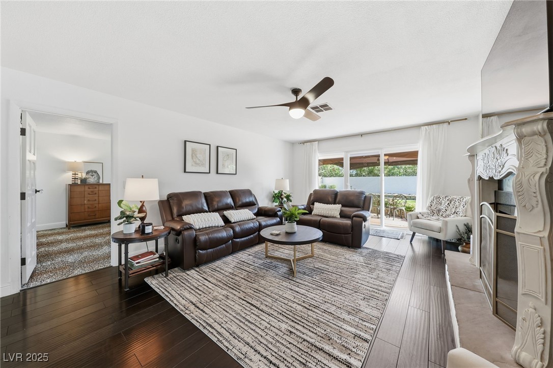 2117 Plaza De La Candela Las Vegas NV 89102