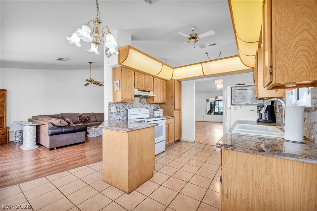 7713 Leavorite Drive Las Vegas NV 89128