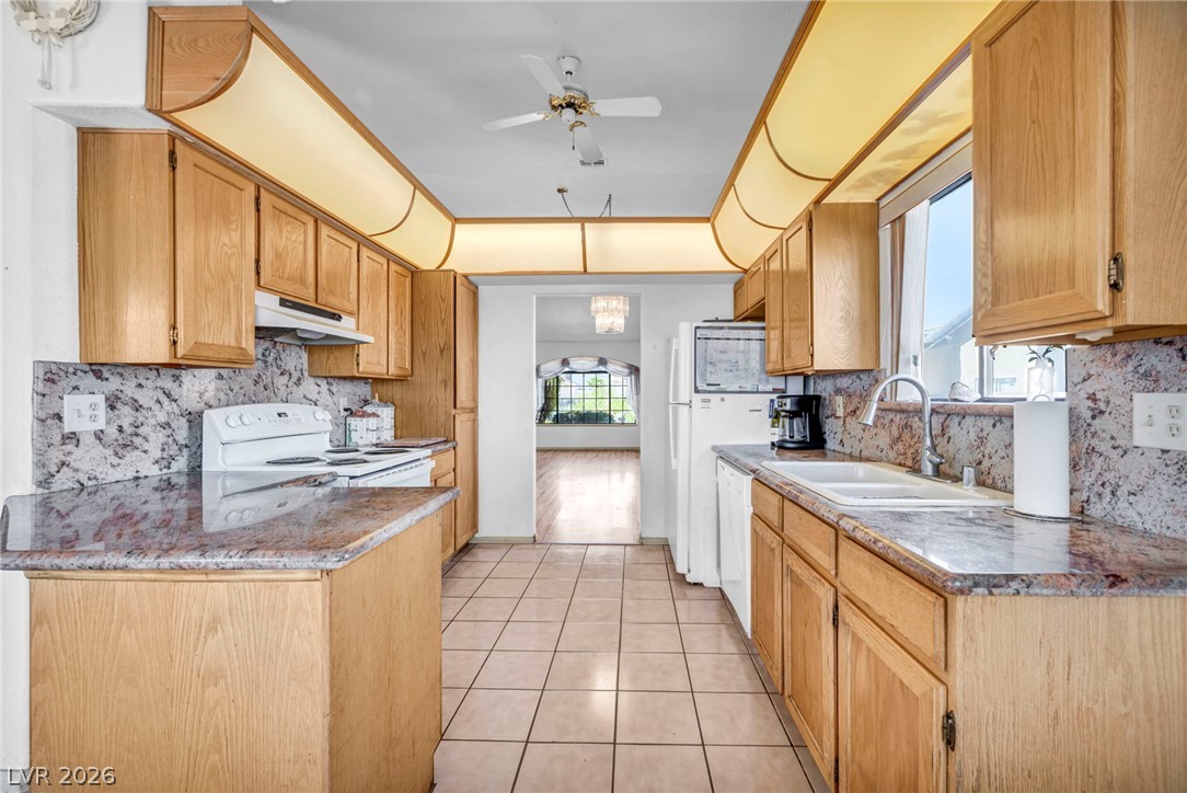 7713 Leavorite Drive Las Vegas NV 89128