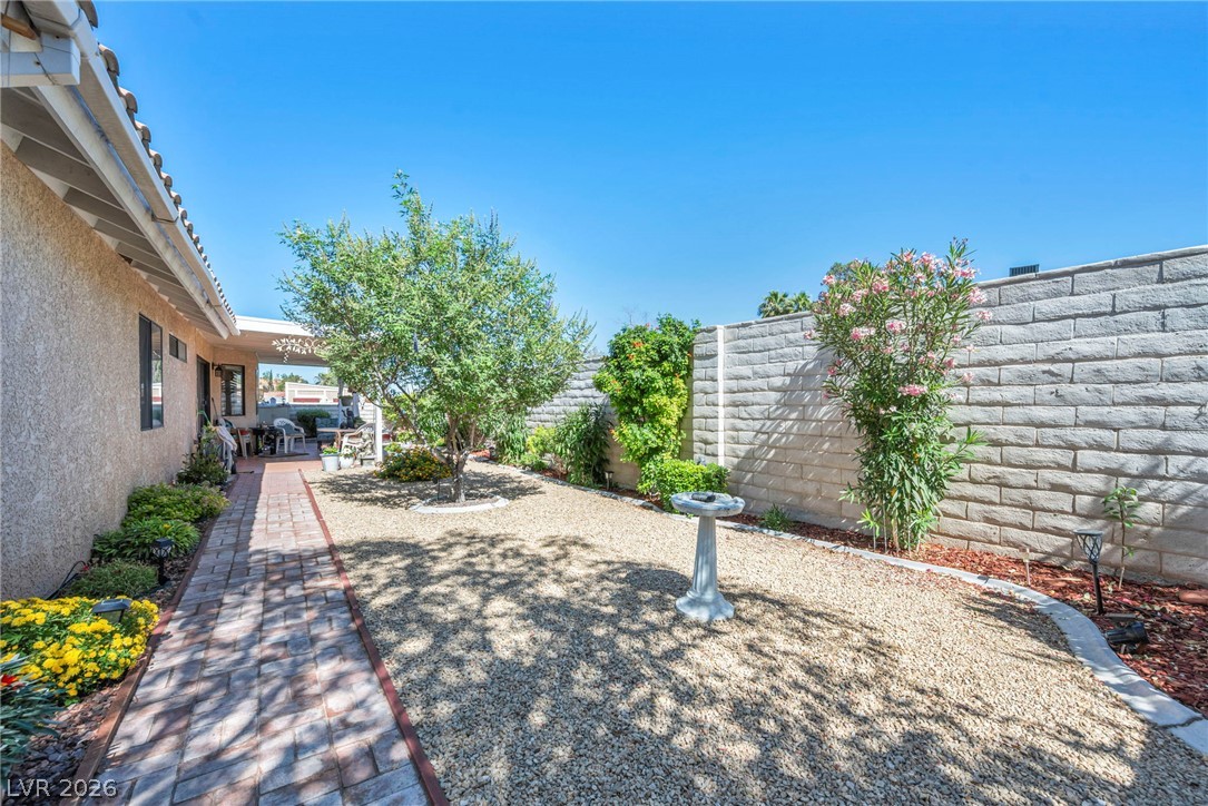 7713 Leavorite Drive Las Vegas NV 89128