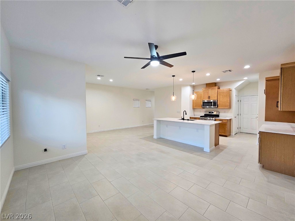 8476 Spirit Vale Avenue Las Vegas NV 89117