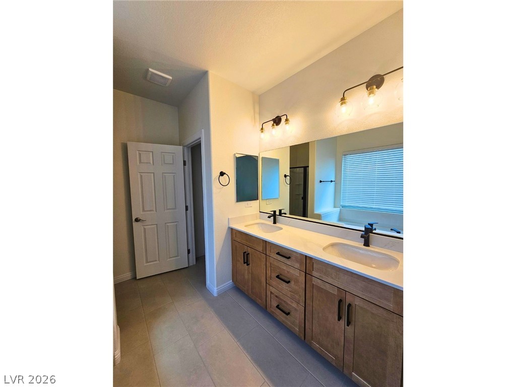 8476 Spirit Vale Avenue Las Vegas NV 89117