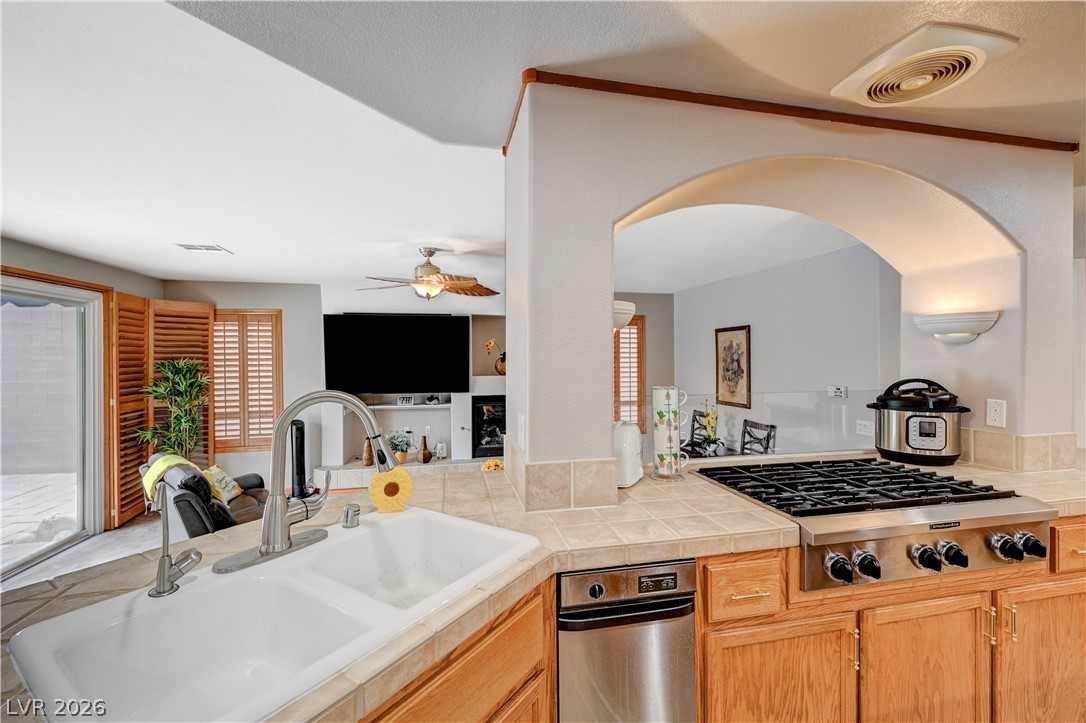 6491 Bright Nimbus Avenue Las Vegas NV 89139
