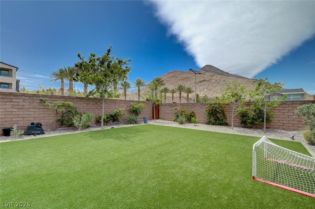 2557 Iron Crest Lane Las Vegas NV 89138