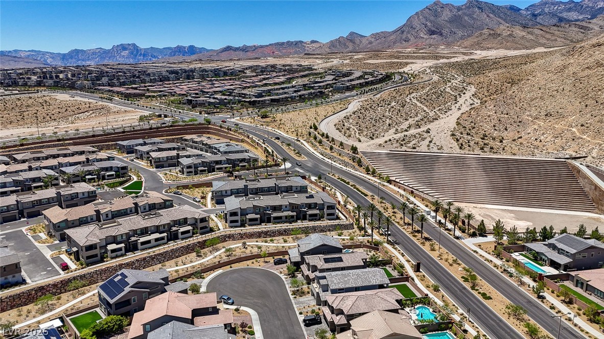2557 Iron Crest Lane Las Vegas NV 89138
