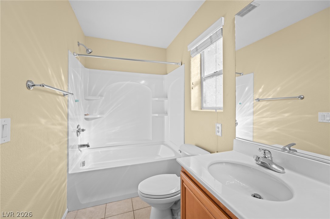 38 Summer Walk Avenue Las Vegas NV 89183