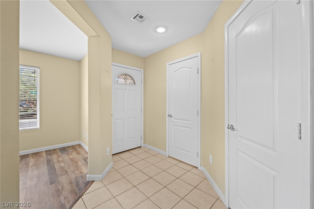 38 Summer Walk Avenue Las Vegas NV 89183