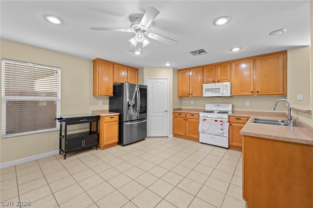 38 Summer Walk Avenue Las Vegas NV 89183