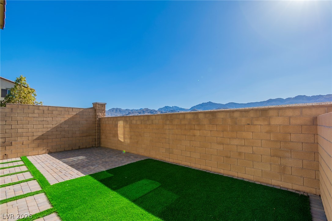 7019 Alabaster Peak Street Las Vegas NV 89166