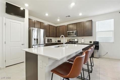 10106 Queens Pearl Street Las Vegas NV 89141