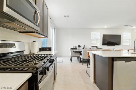 10106 Queens Pearl Street Las Vegas NV 89141