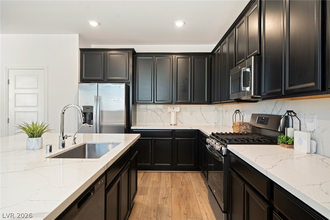 6844 Bayou Hollow Avenue Las Vegas NV 89156