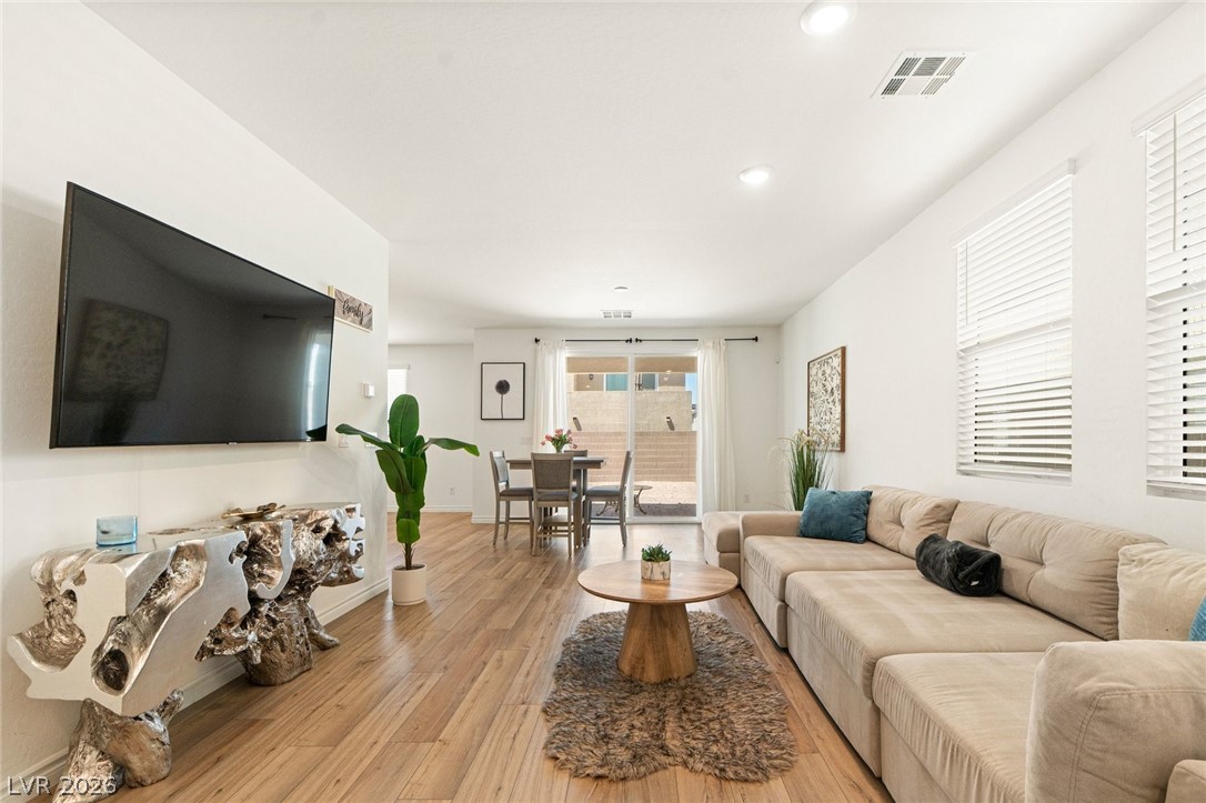6844 Bayou Hollow Avenue Las Vegas NV 89156