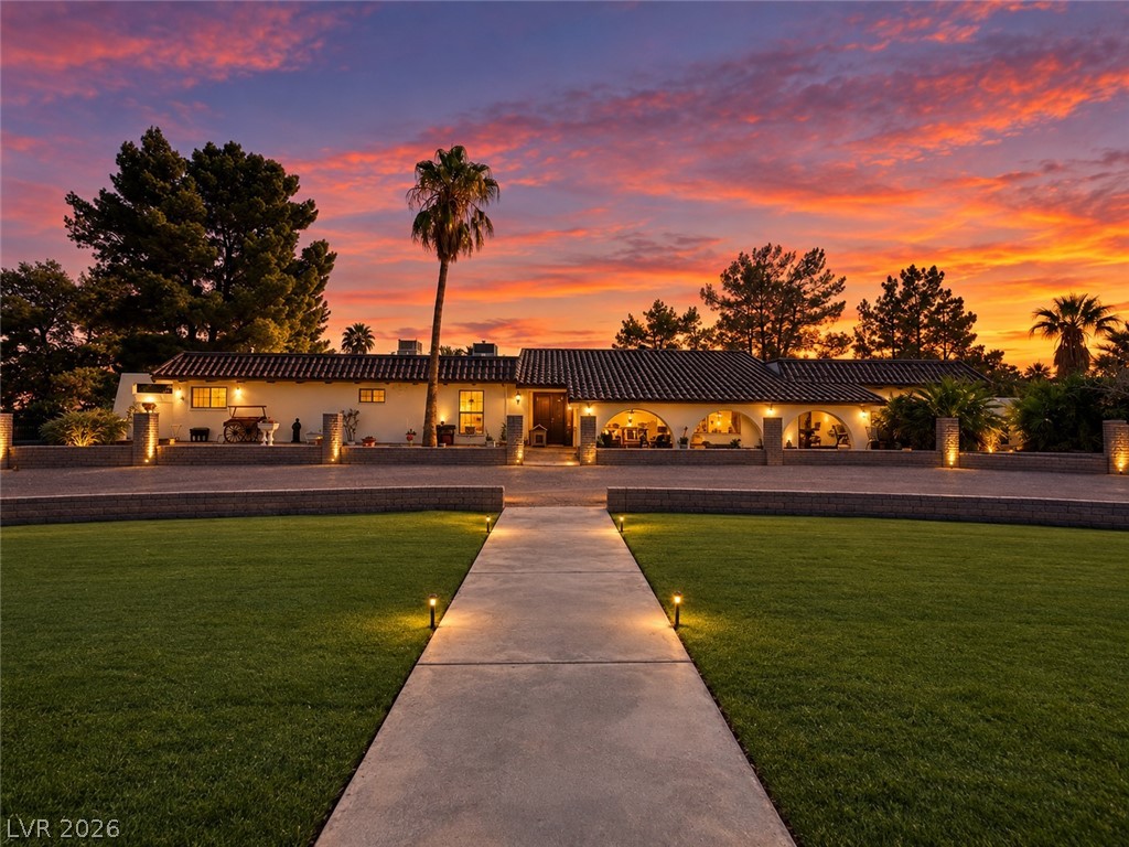 6010 Annie Oakley Drive Las Vegas NV 89120