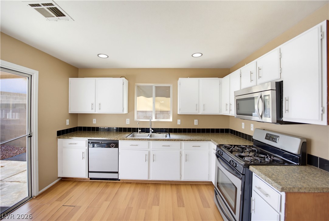 633 Roberta Alecia Avenue North Las Vegas NV 89031