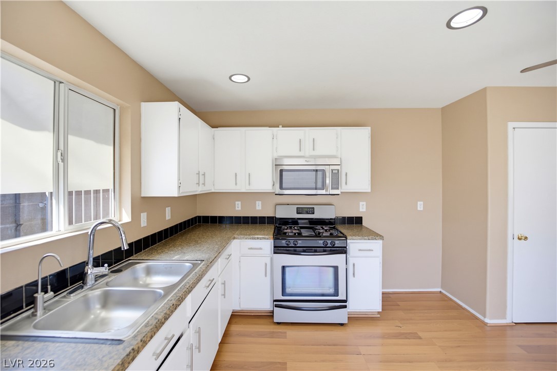 633 Roberta Alecia Avenue North Las Vegas NV 89031