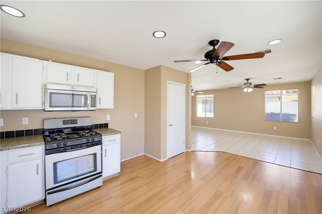 633 Roberta Alecia Avenue North Las Vegas NV 89031