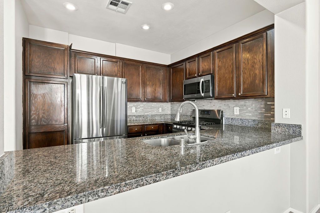 9452 Green Vineyard Avenue Las Vegas NV 89148