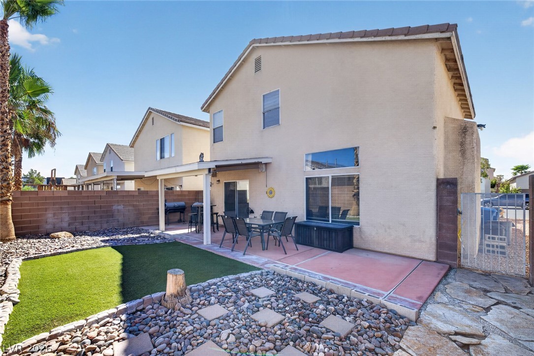 8842 Sacred Falls Avenue Las Vegas NV 89148