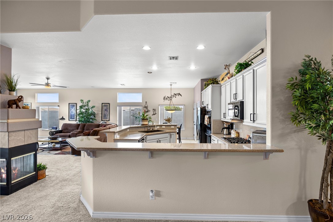 5562 Oakview Falls Court Las Vegas NV 89148