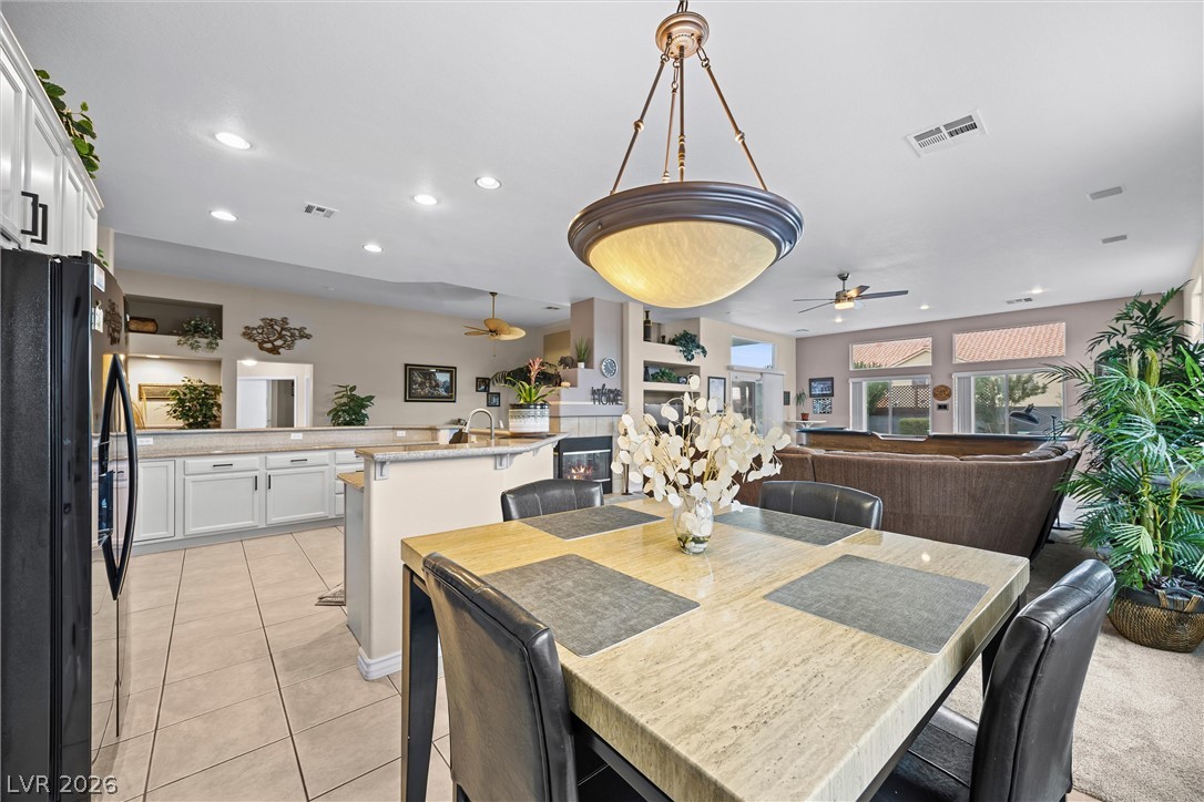 5562 Oakview Falls Court Las Vegas NV 89148