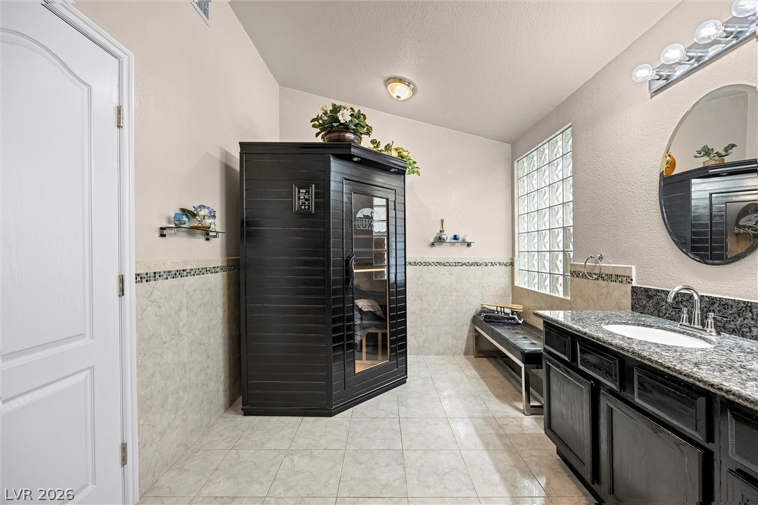 5562 Oakview Falls Court Las Vegas NV 89148