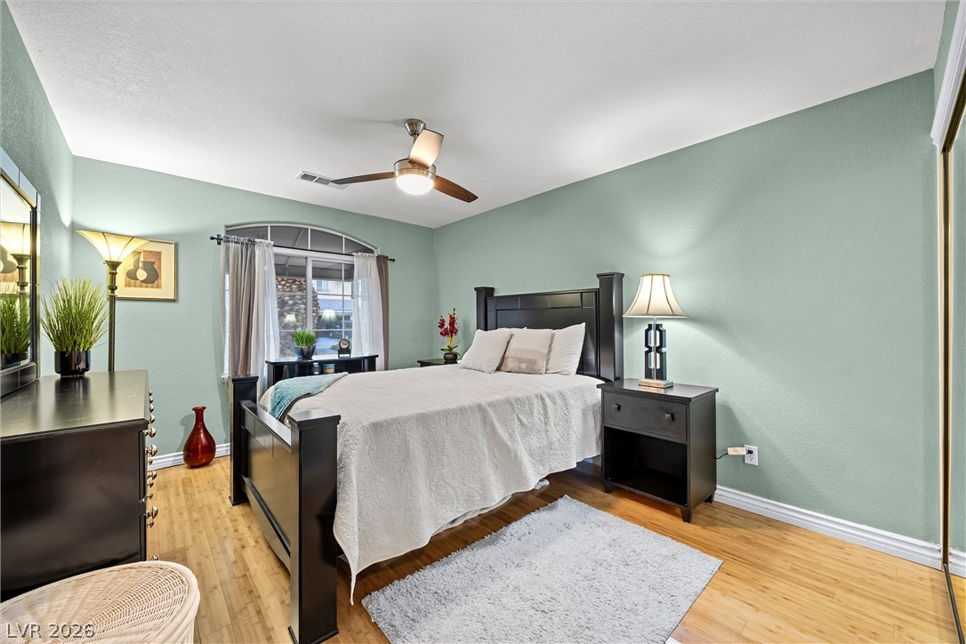 5562 Oakview Falls Court Las Vegas NV 89148
