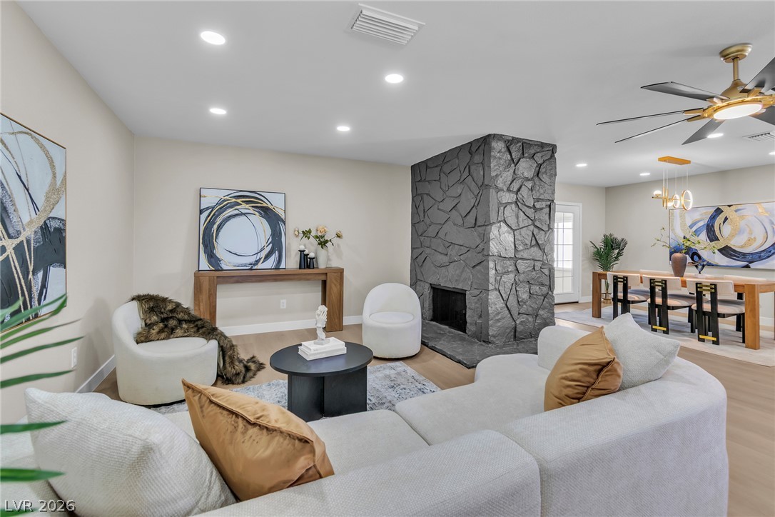 324 Lakehurst Road Las Vegas NV 89145