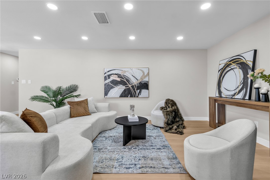 324 Lakehurst Road Las Vegas NV 89145