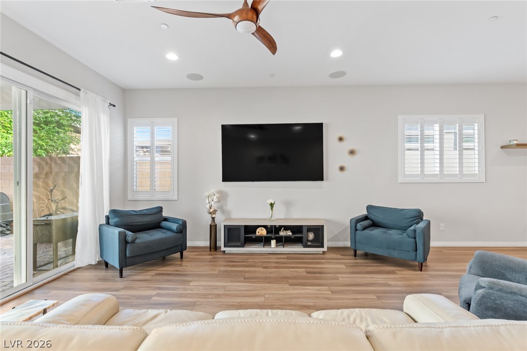 8657 Hartmont Street Las Vegas NV 89166