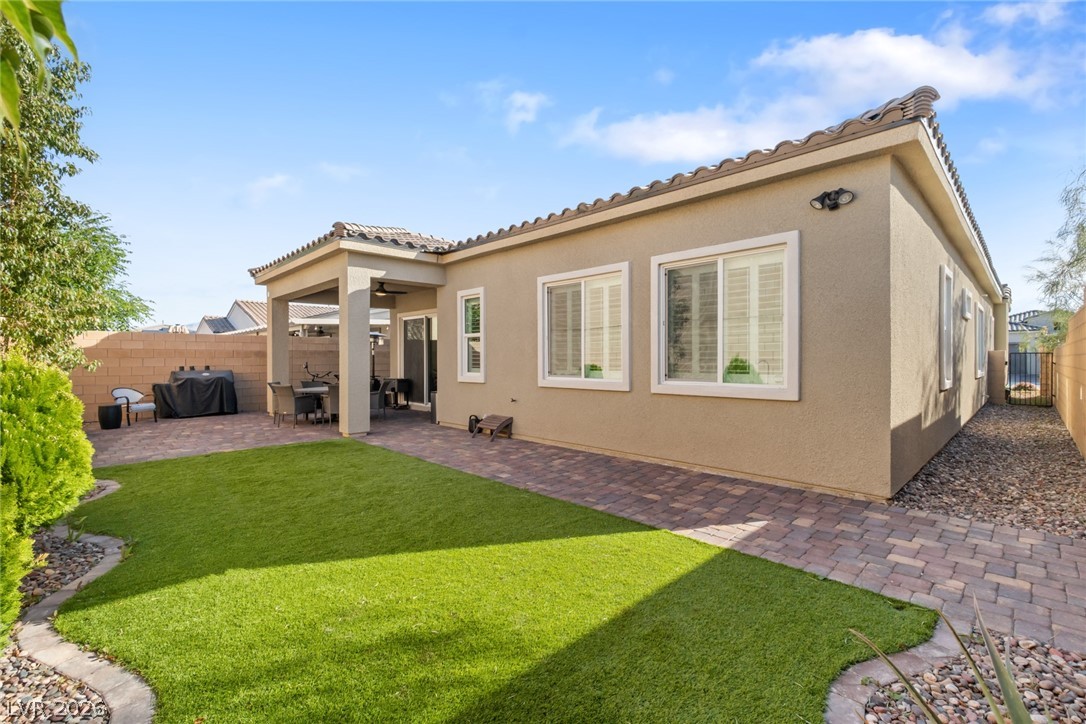 8657 Hartmont Street Las Vegas NV 89166