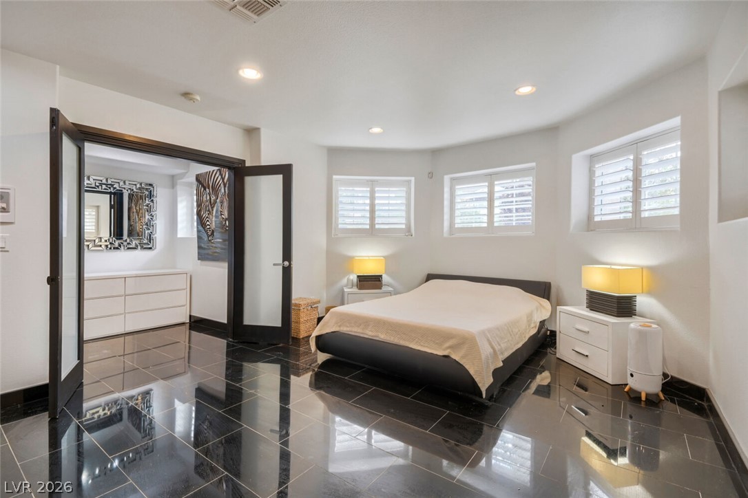 2010 Shenley Court Las Vegas NV 89117