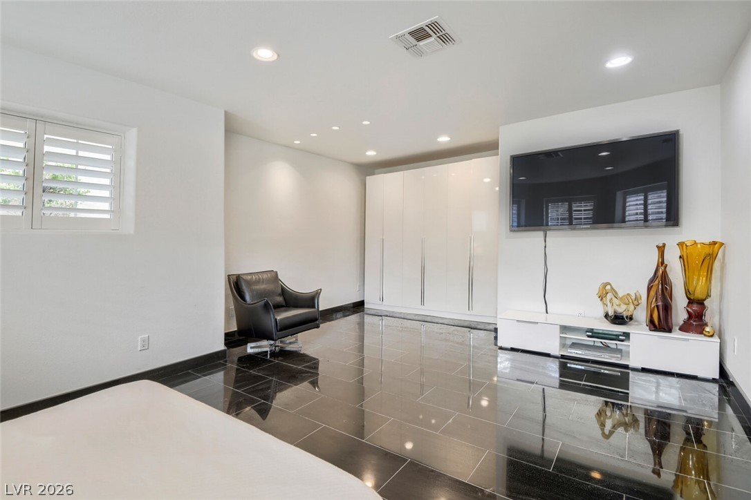 2010 Shenley Court Las Vegas NV 89117