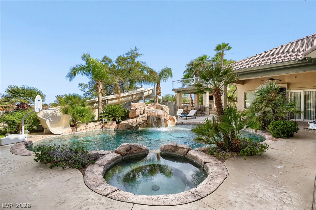 2010 Shenley Court Las Vegas NV 89117