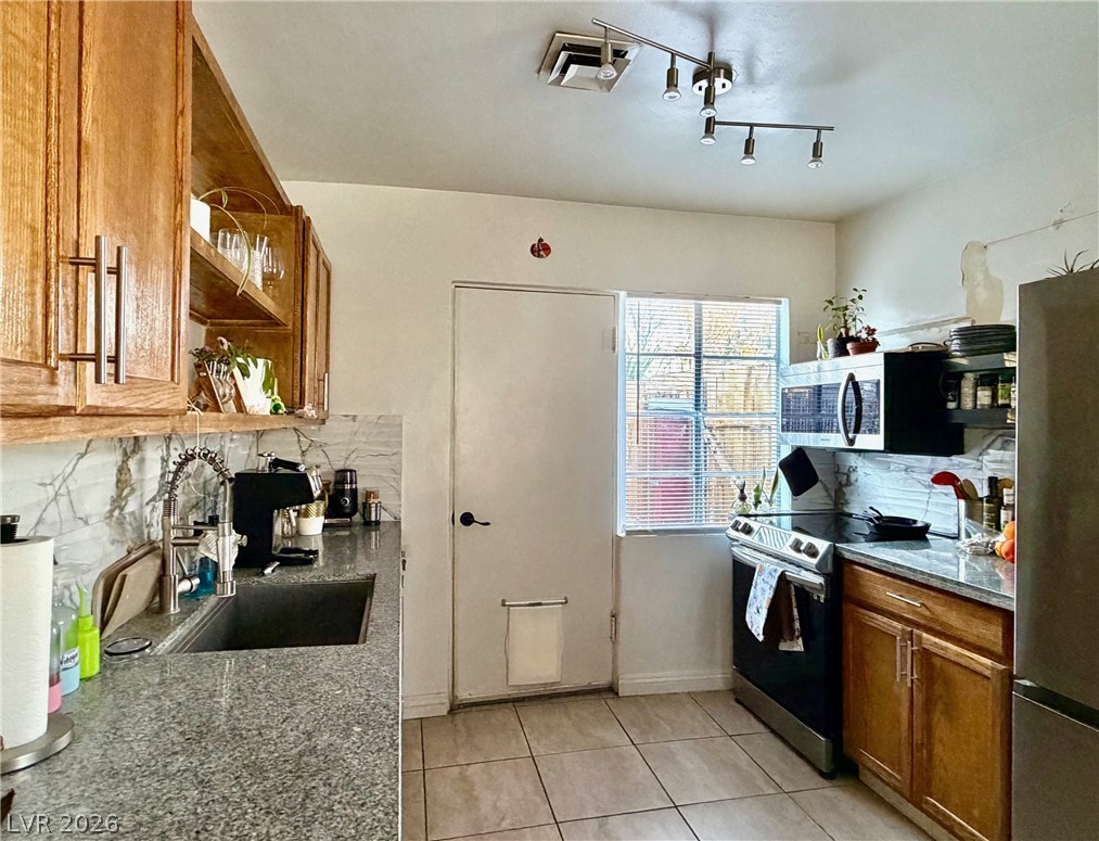 1622 Thelma Lane Las Vegas NV 89104