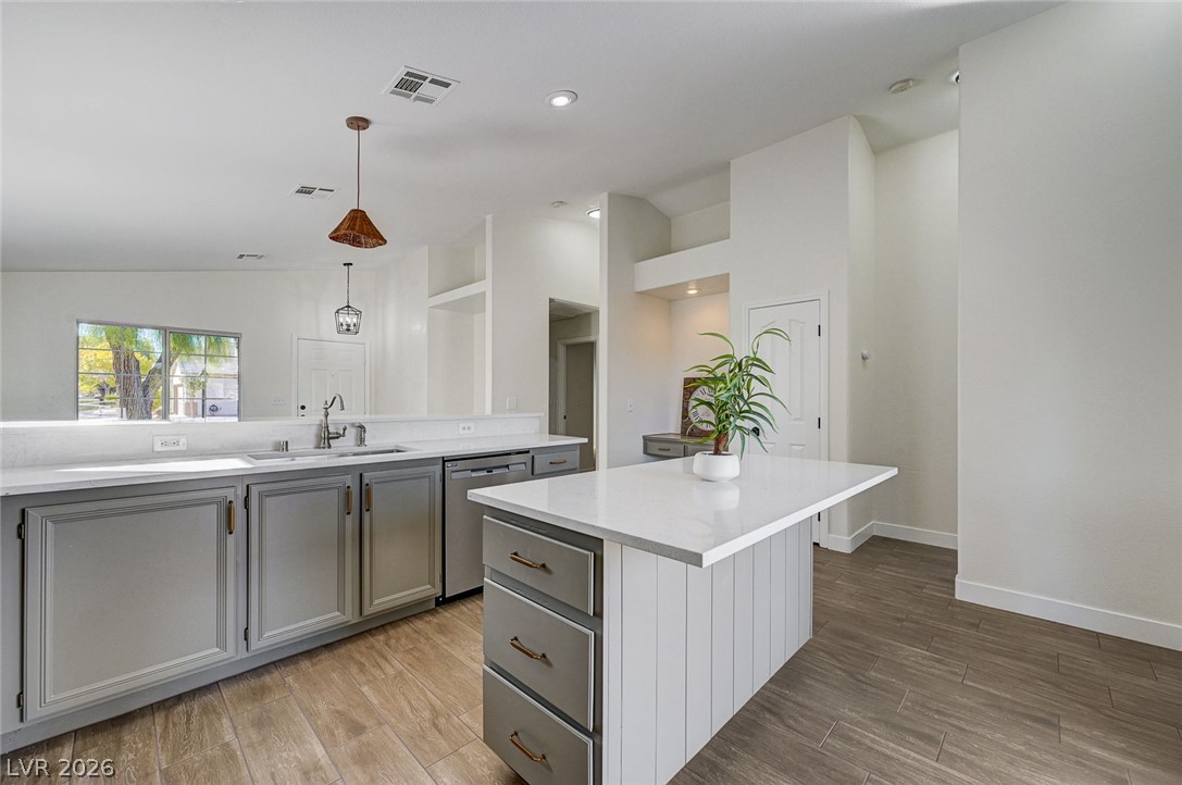 7648 Catalina Harbor Street Las Vegas NV 89131