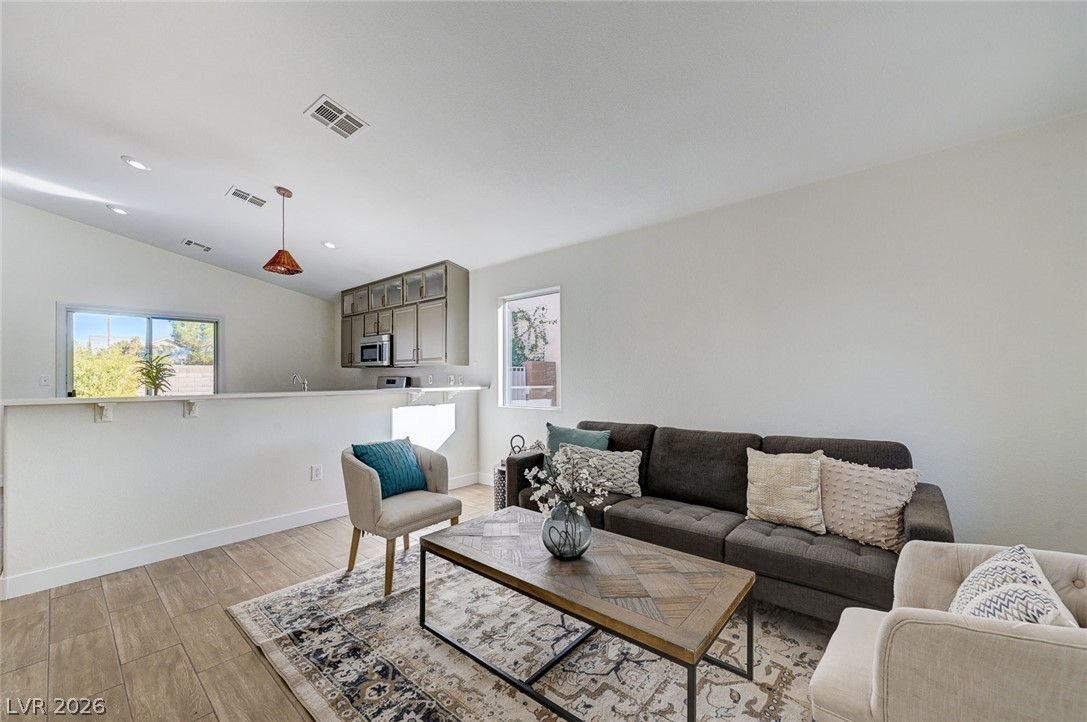 7648 Catalina Harbor Street Las Vegas NV 89131