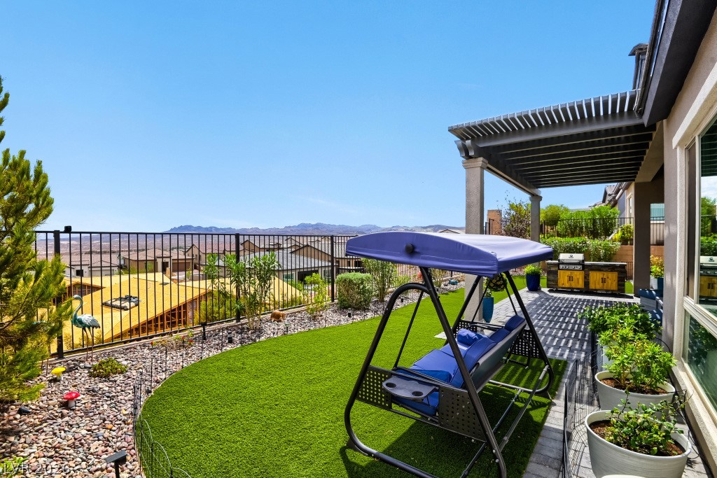 52 Thorn Creek Street Henderson NV 89011