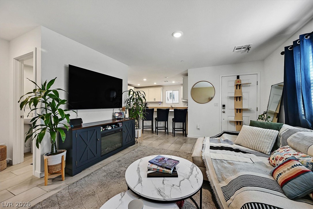 6282 Foxes Dale Street Las Vegas NV 89166