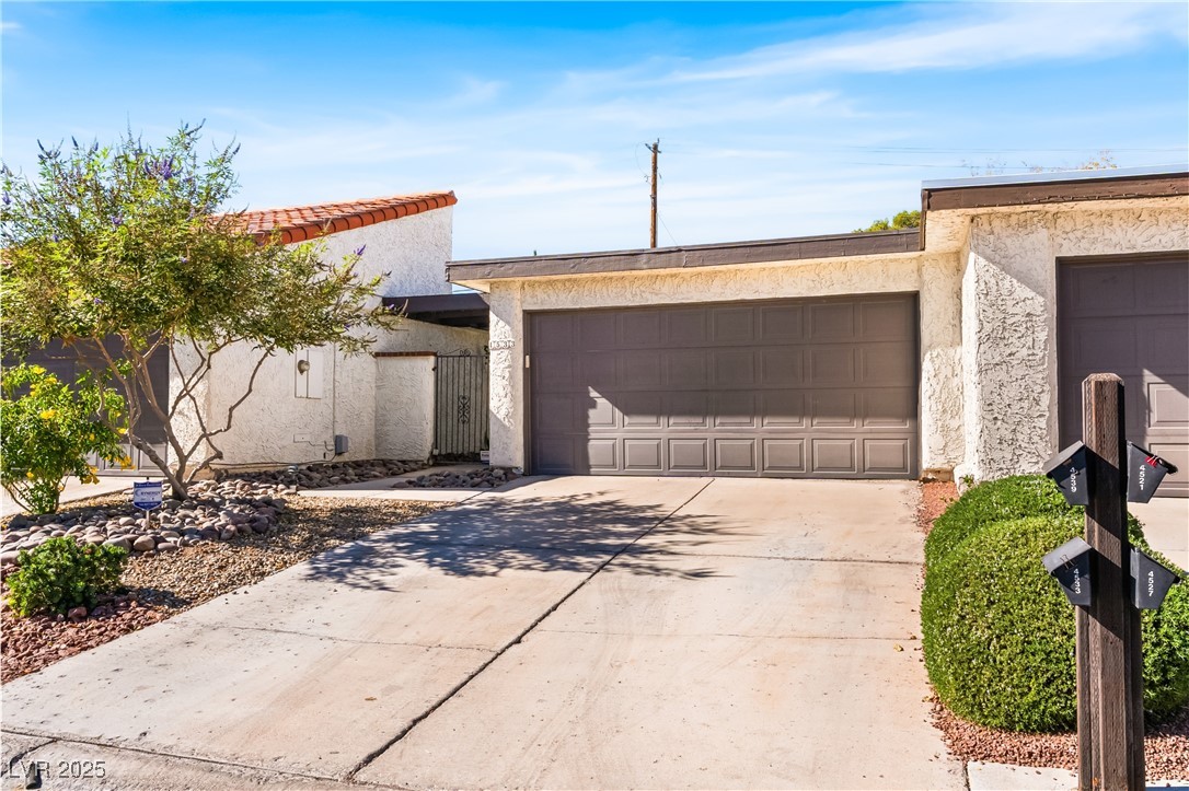 4533 Madreperla Street Las Vegas NV 89121