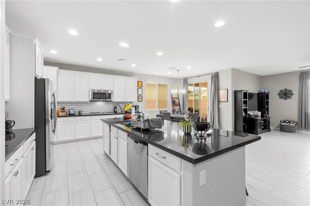 7148 Flora Lam Street Las Vegas NV 89166