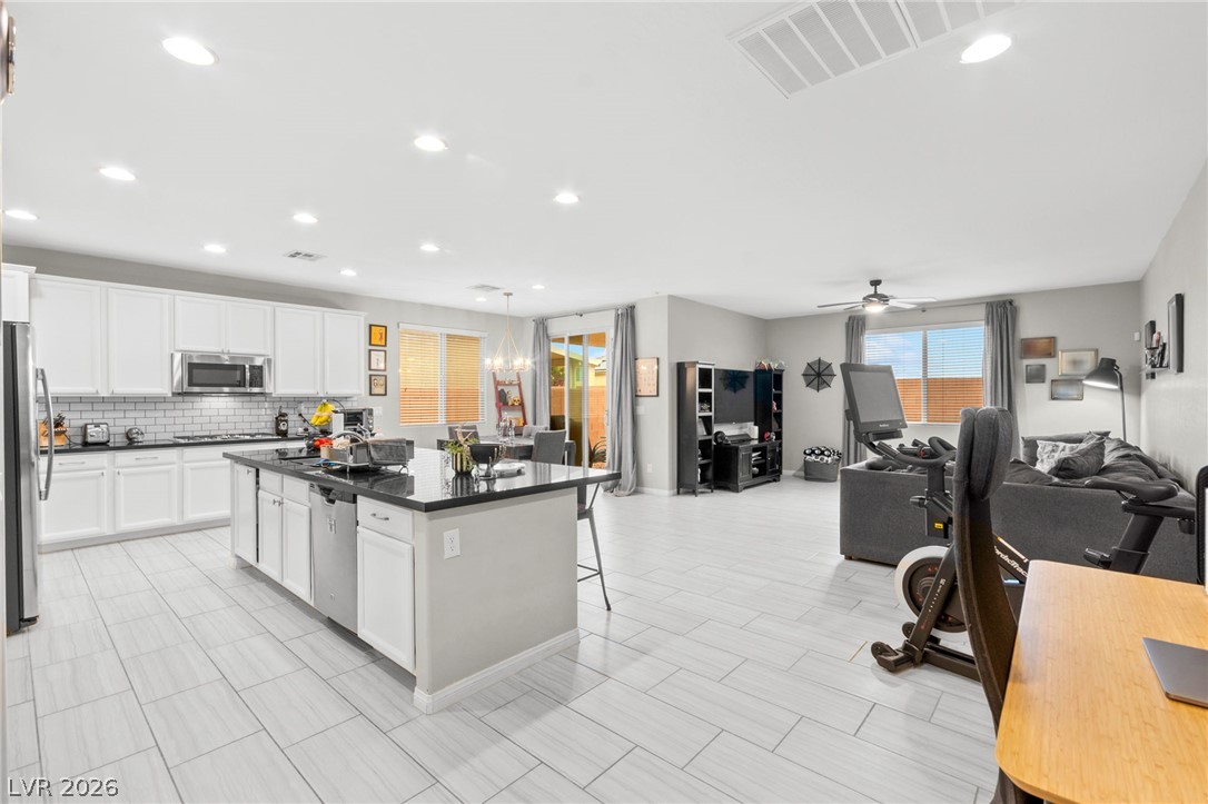 7148 Flora Lam Street Las Vegas NV 89166