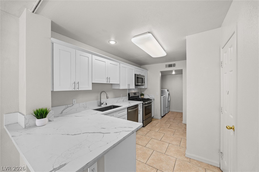 7912 Laurena Avenue Las Vegas NV 89147