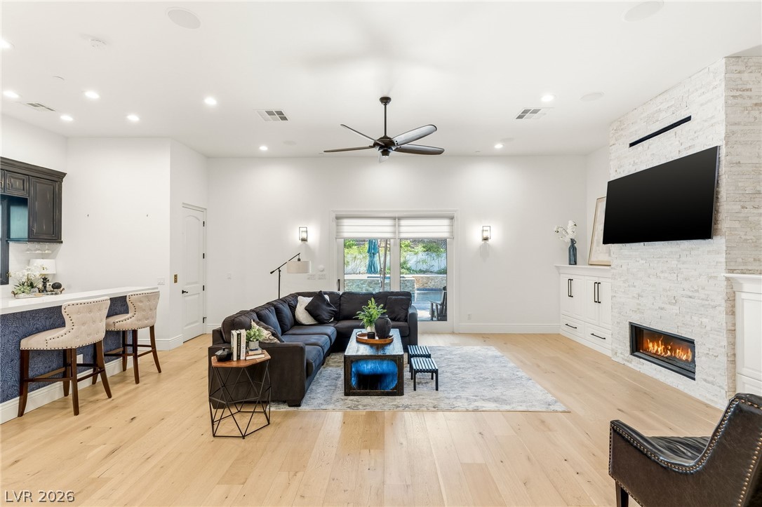 25 Pebble Dunes Court Las Vegas NV 89141