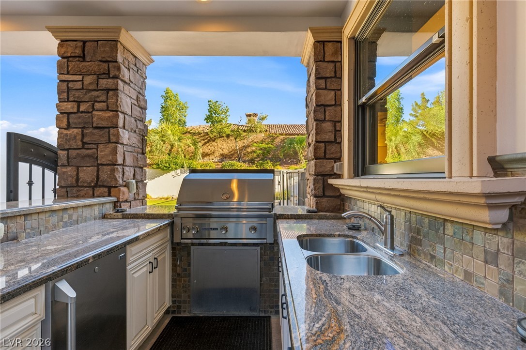 25 Pebble Dunes Court Las Vegas NV 89141