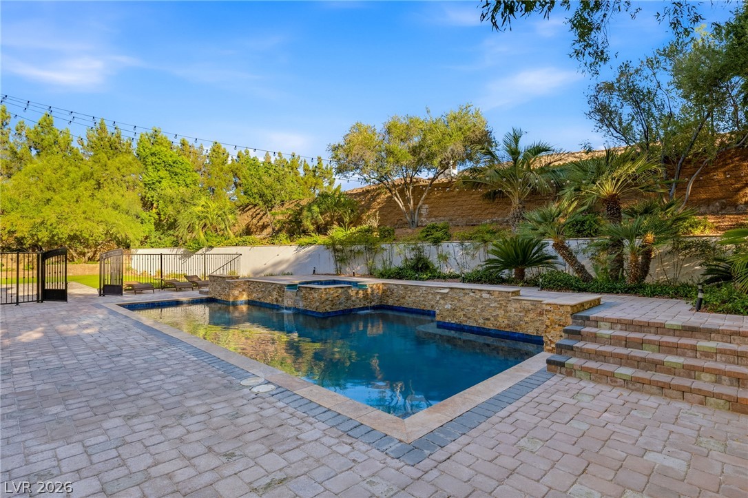 25 Pebble Dunes Court Las Vegas NV 89141