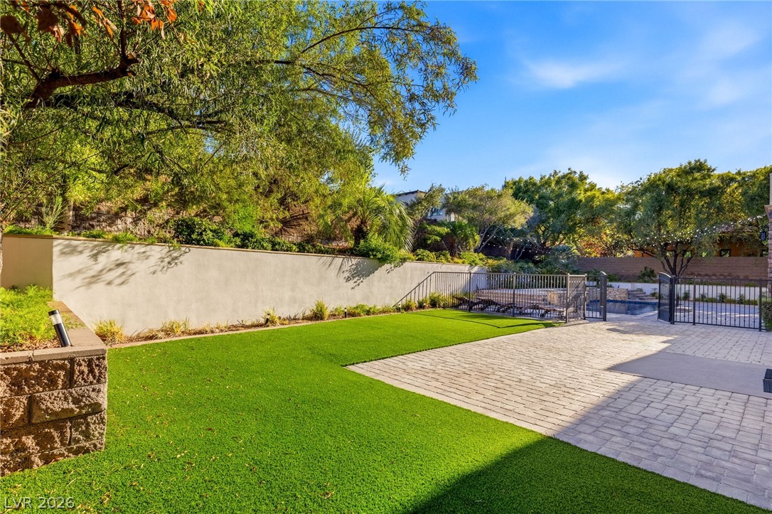 25 Pebble Dunes Court Las Vegas NV 89141