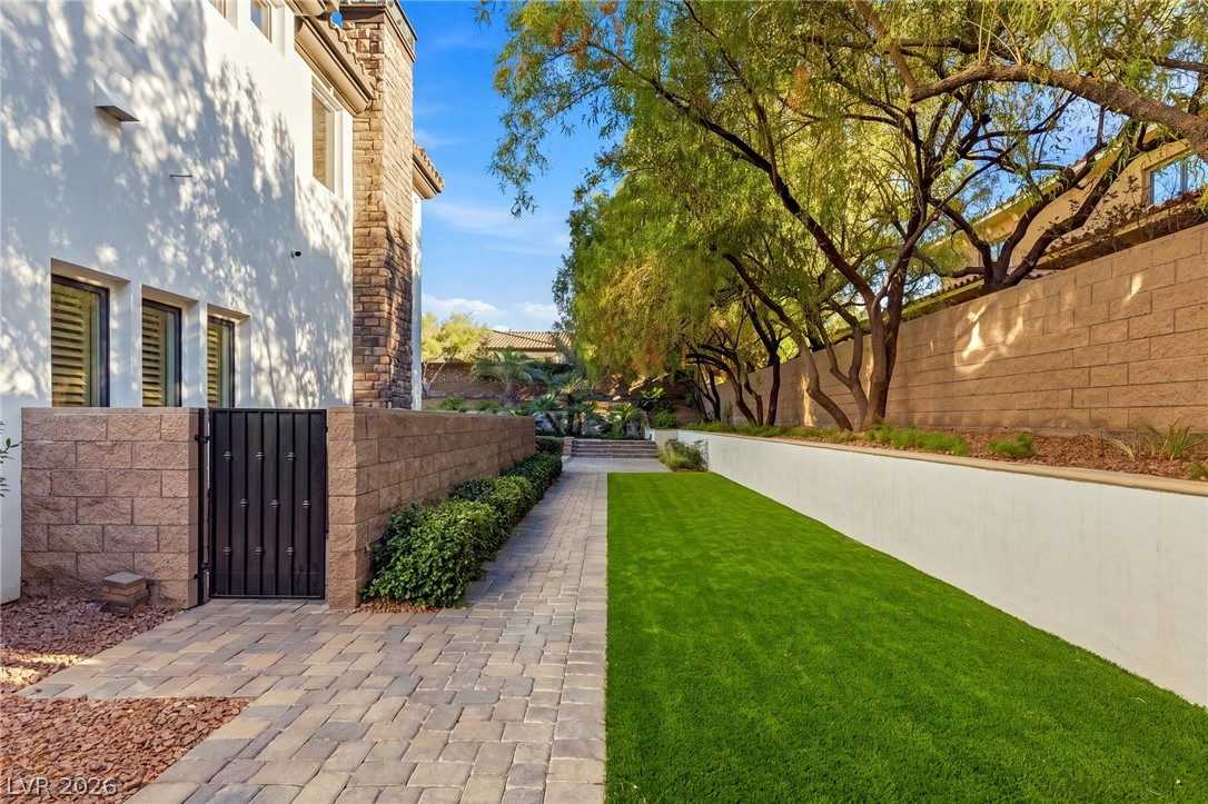 25 Pebble Dunes Court Las Vegas NV 89141
