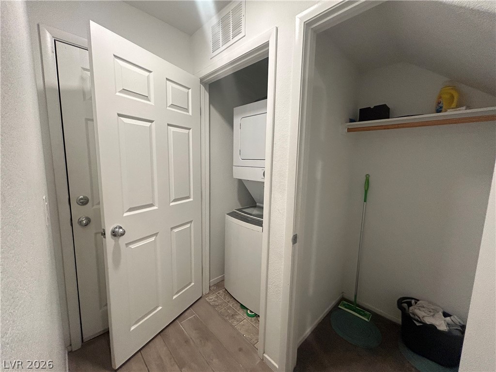 4520 Woolcomber Street Las Vegas NV 89115