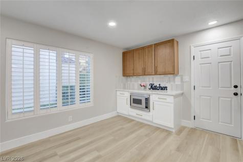 6987 Emerald Springs Lane Las Vegas NV 89113